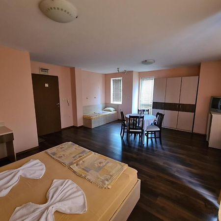Къща За Гости Яневи Ravda Habitación foto
